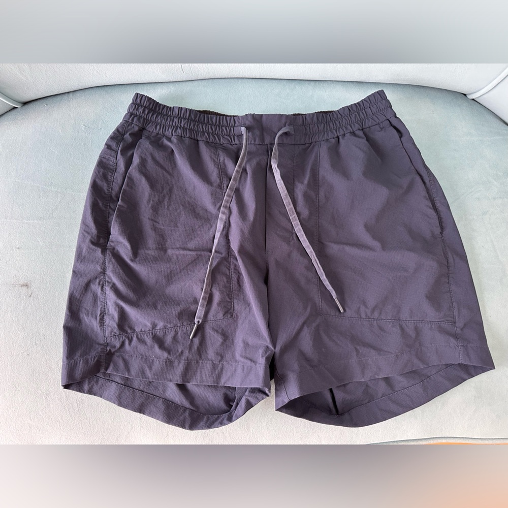 Lululemon Men’s Bowline Short Stretch Ripstop, L, Inseam 5”, Color True Navy